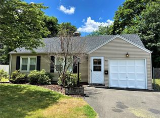 402 Circular Ave, Hamden, CT 06514