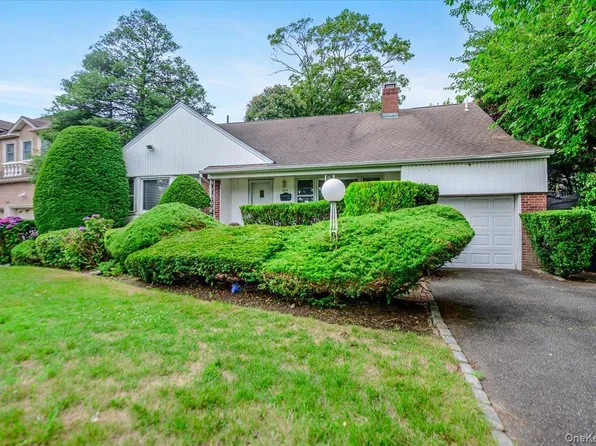 2514 Lindenmere Drive, Merrick, NY 11566