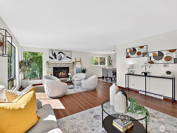 3rd image of 3415 24th Avenue W