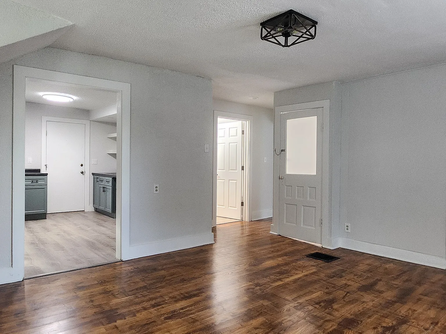 1 bed, 980 sqft, $895 — Photo 4