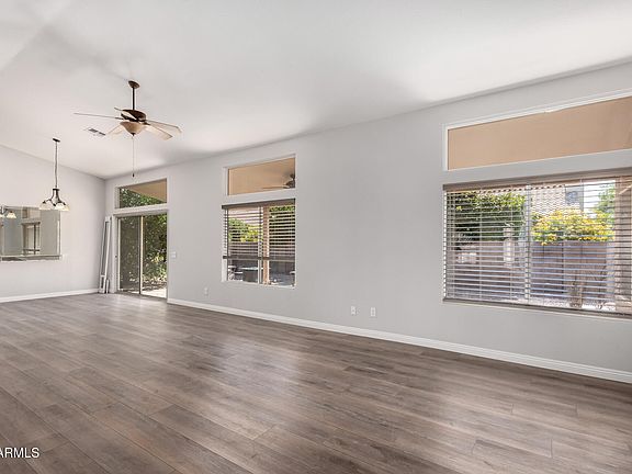 4th image of 1541 E COLONIAL Drive