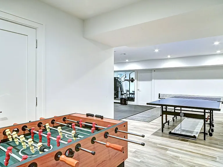 82 Harbor Dr — Photo 42