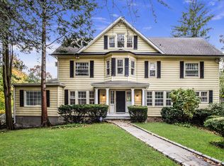 25 Cambridge Rd, Scarsdale, NY 10583