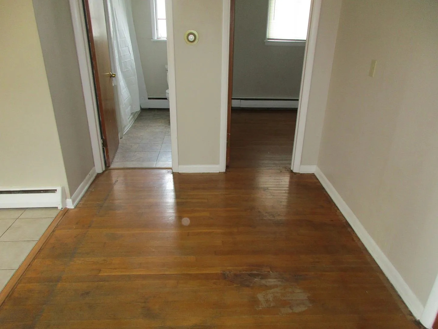 2 Bedroom 1 Bath Single Family Ranch Home Located In Middletown — Photo 4