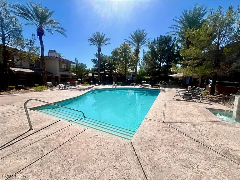 912 Duckhorn Ct #203 — Photo 1