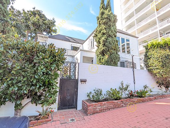 2nd image of 969 N Doheny Dr Unit 1/2