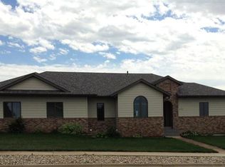 2121 Vista Loop, Pierre, SD 57501