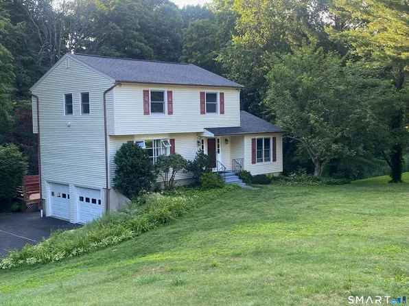 11 Olympic Drive, Danbury, CT 06810