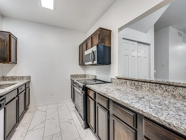 5550 Spring Valley Rd #E22 — Photo 7