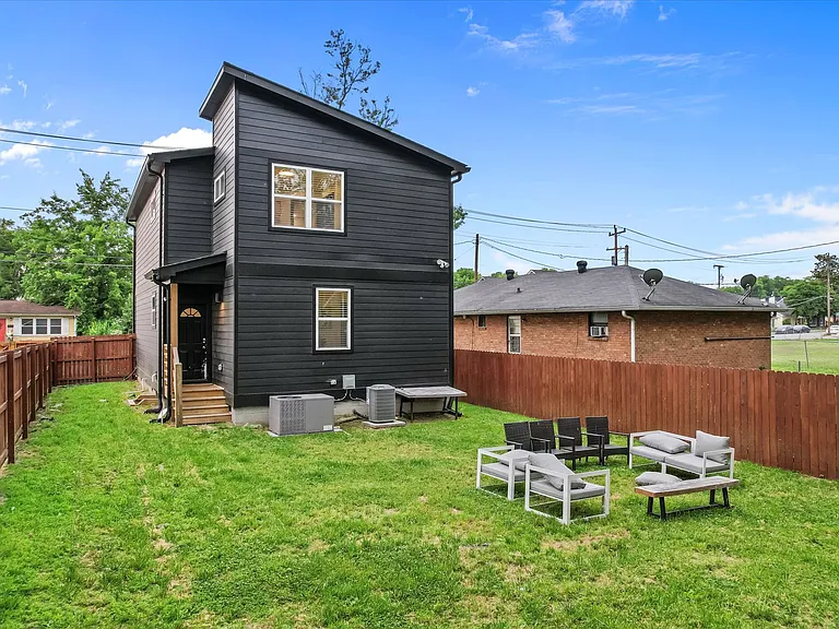 84 Green St — Photo 21