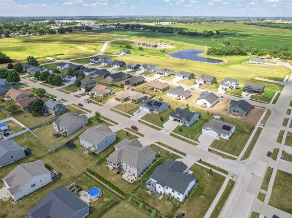 1020 E 26th St N, Newton, IA 50208