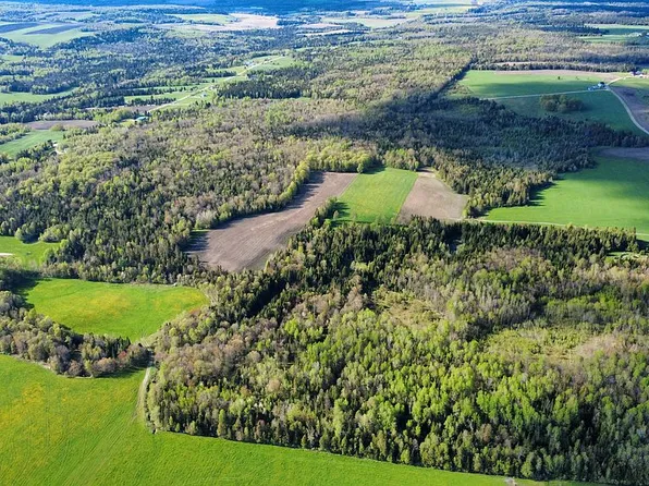 174 Andrews Rd, Derby Line, VT 05830