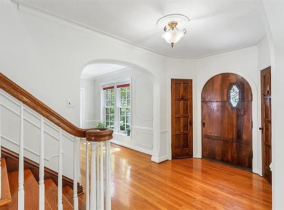 3rd image of 7107 Cornell Ave