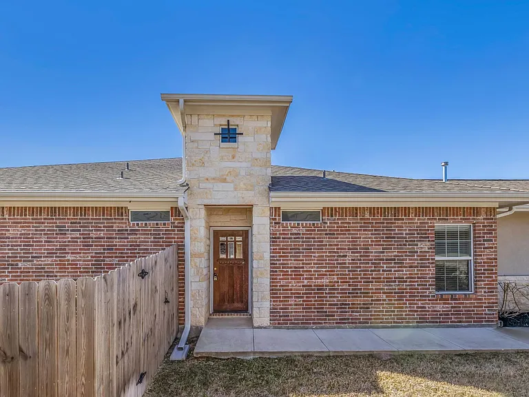 4355 Dawn Lynn Dr — Photo 3
