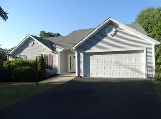 27 Eileen Ln, Glenmont, NY 12077