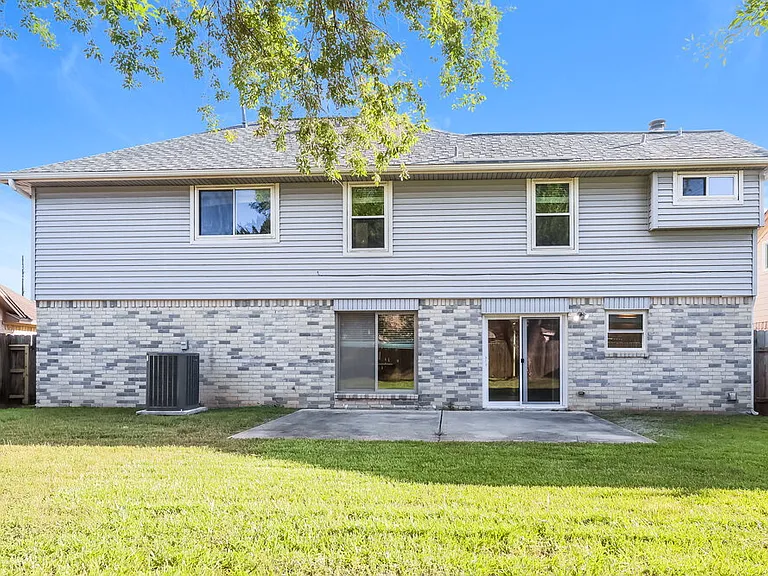 17003 Spruce Run Dr — Photo 17