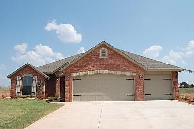 NEW HOME on 1.5 Acres