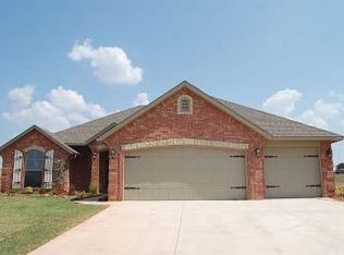 1009 S Morgan Rd, Blanchard, OK 73010