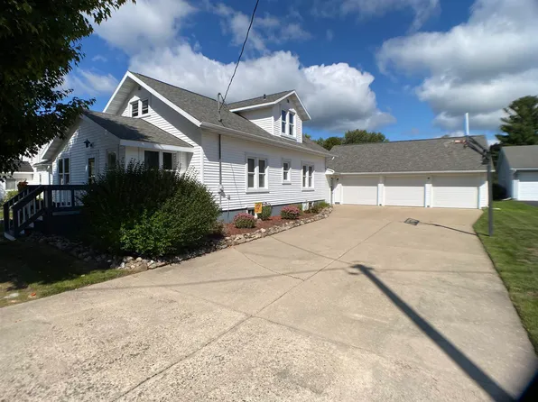 213 E State St, Bonduel, WI 54107
