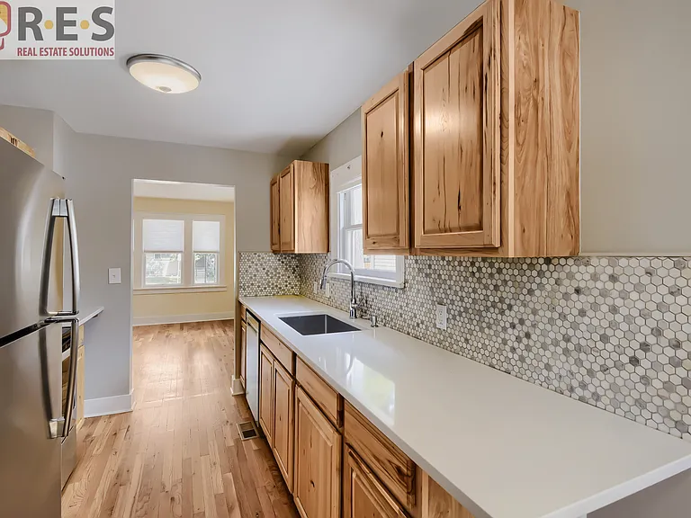 2203 S Humboldt St — Photo 4