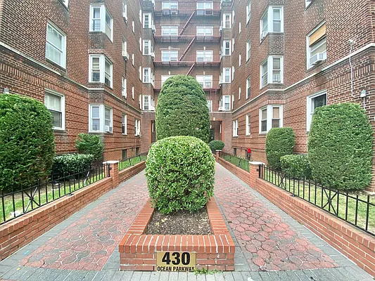 Rented by S&M Associates Realty LLC | media 1