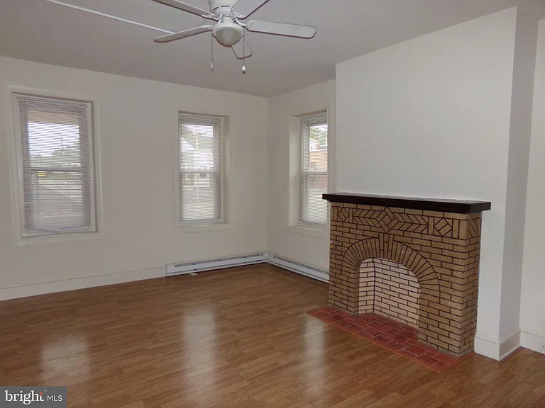 276 E Main St #1 — Photo 3