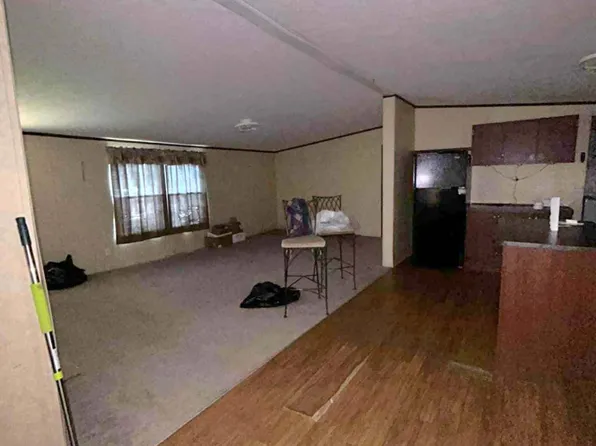 208 W Woodworth Ave, Hardtner, KS 67057