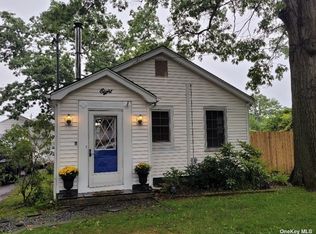 8 2nd St, Ronkonkoma, NY 11779