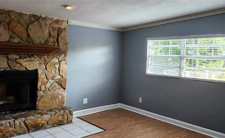 1103 Southside Dr — Photo 5