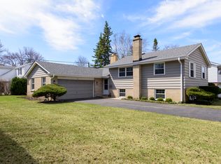 3101 Country Ln, Wilmette, IL 60091