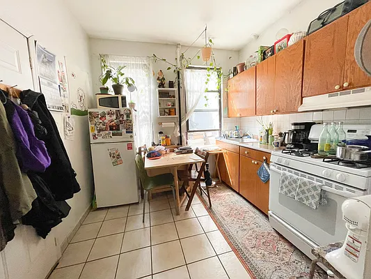 Rented by Ulas Real Estates Inc | media 26