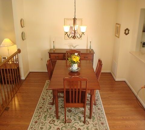 4th image of 21158 Winding Brook Sq
