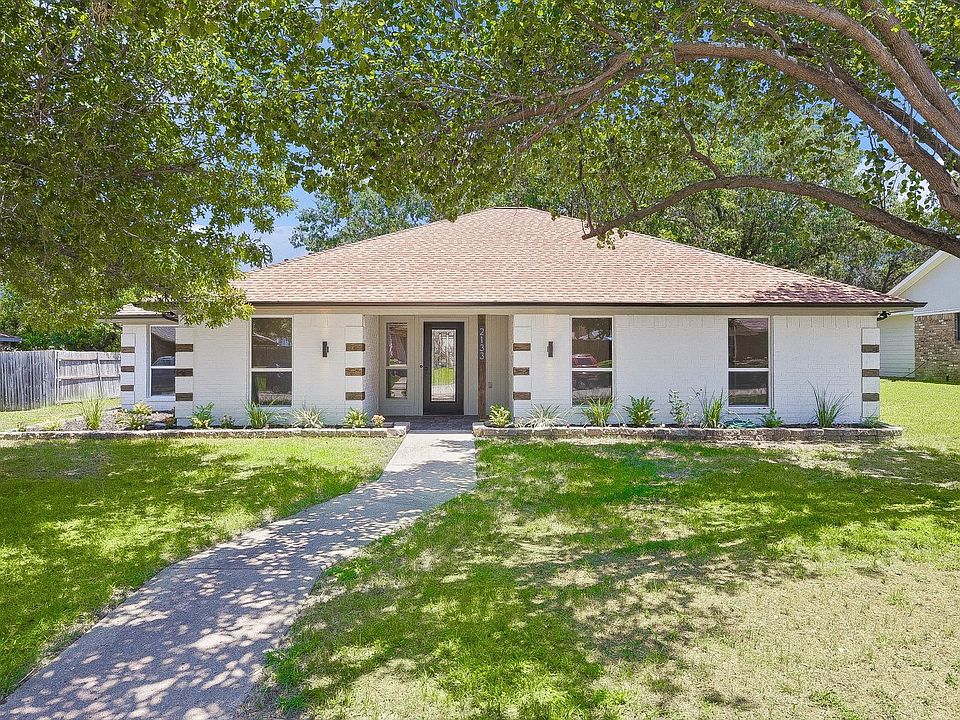 1st image of 2133 Goldfinch Dr