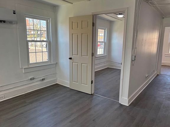2nd image of 118 E Court St