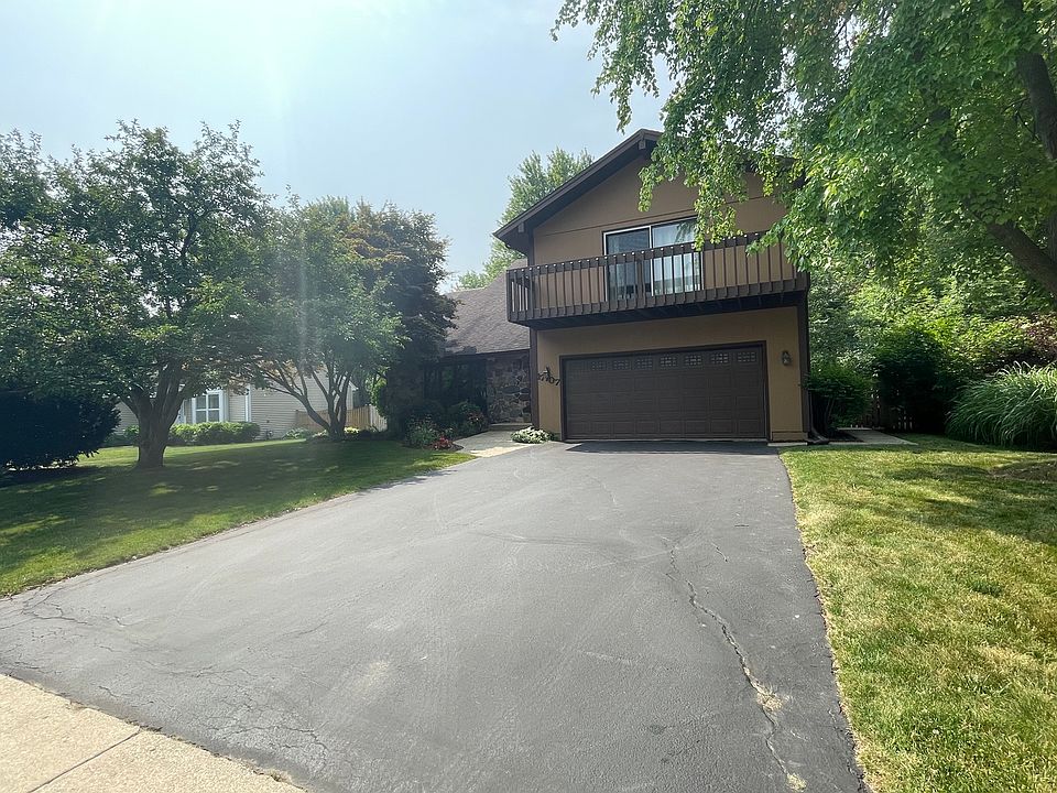 1st image of 17707 W Dartmoor Dr