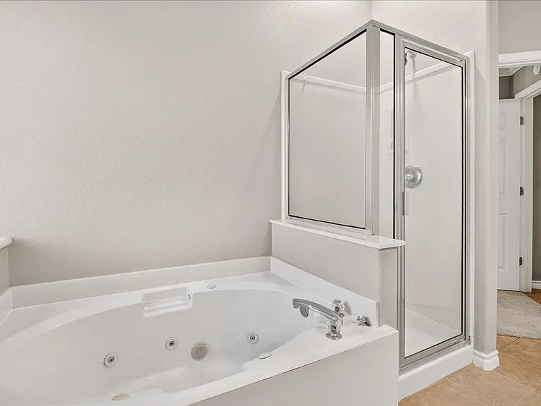 5114 Spring Brook Dr — Photo 24