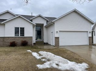 2705 Viola Heights Dr NE, Rochester, MN 55906