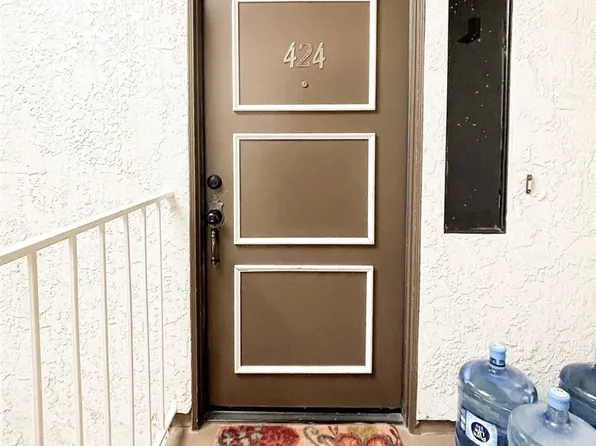 27919 Sarabande Ln Unit 424, Santa Clarita, CA 91387