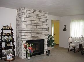 3rd image of 2 Elisabeth Ln