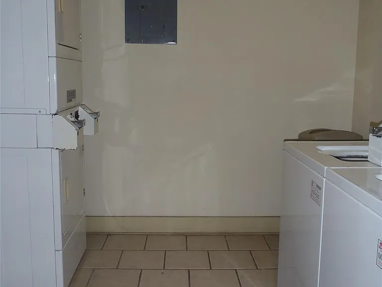 3815 Guadalupe St #207 — Photo 20