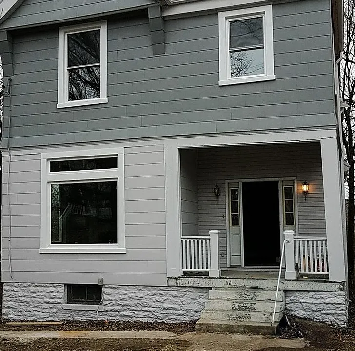 855 Ridgeway Ave