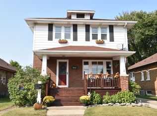 810 73rd St, Kenosha, WI 53143