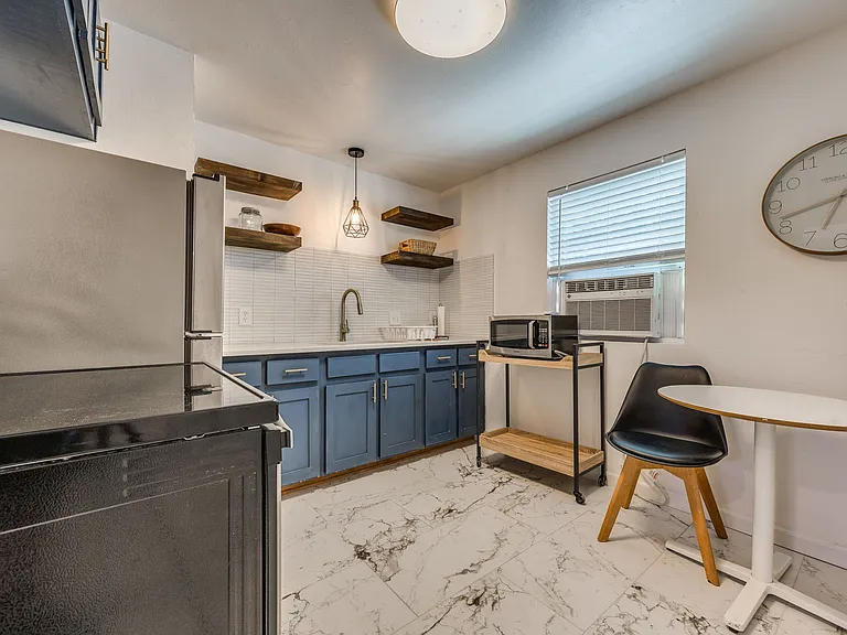217.5 E Daws St #217.5 — Photo 6