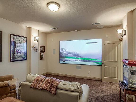 2nd image of 4425 Villa Dr