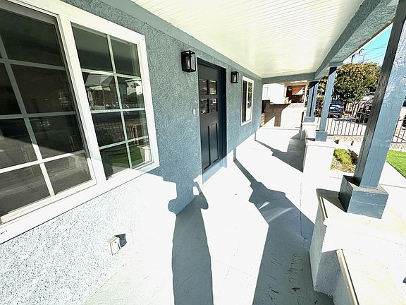 2nd image of 2807 Lincoln Park Ave