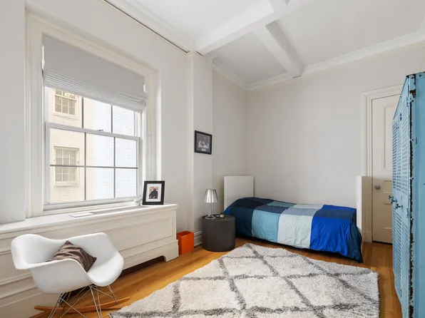 829 Park Avenue image 11 of 19