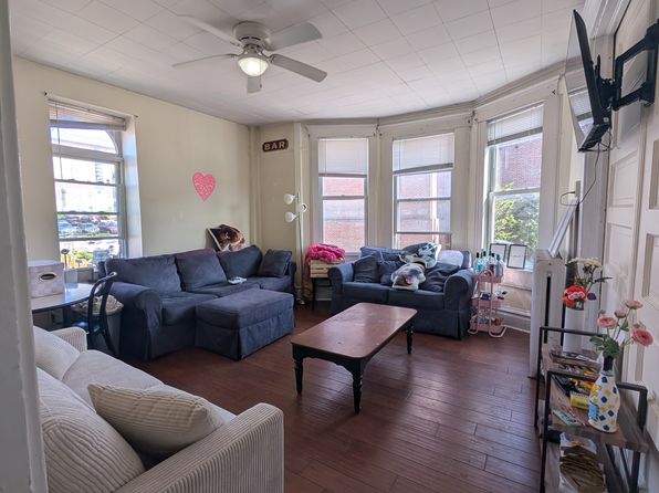 2009 University Ave APT 3