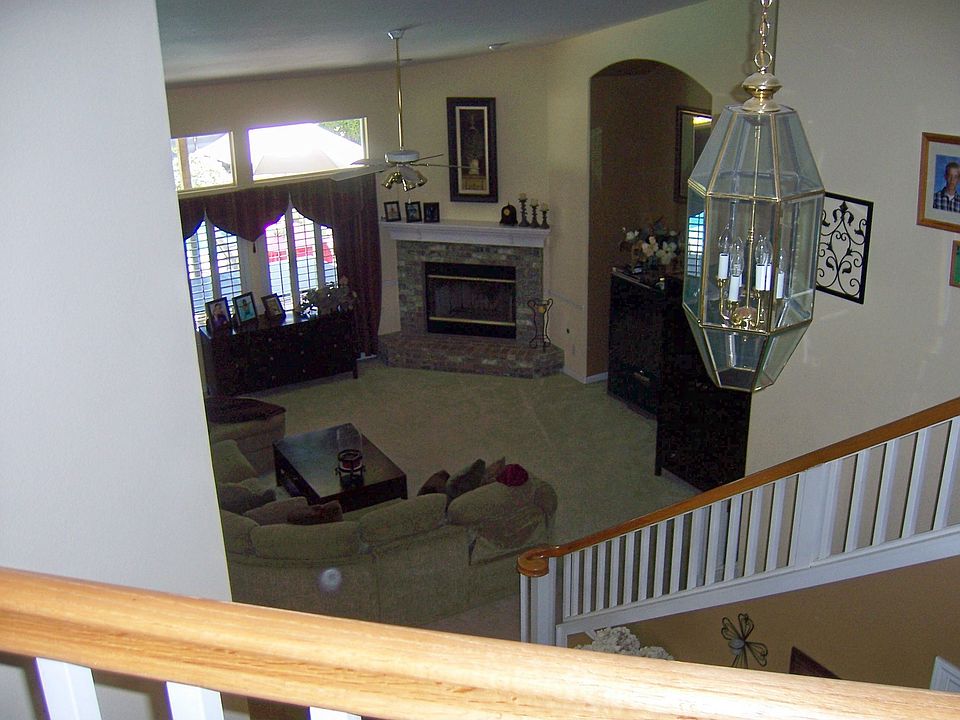 2nd image of 3007 Plum Ln