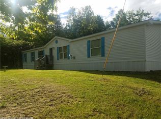 10 Kennedy Dr, Norway, ME 04268