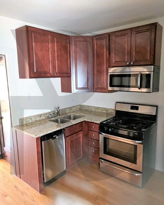 2nd image of 2100 W Ainslie St #2110-S3